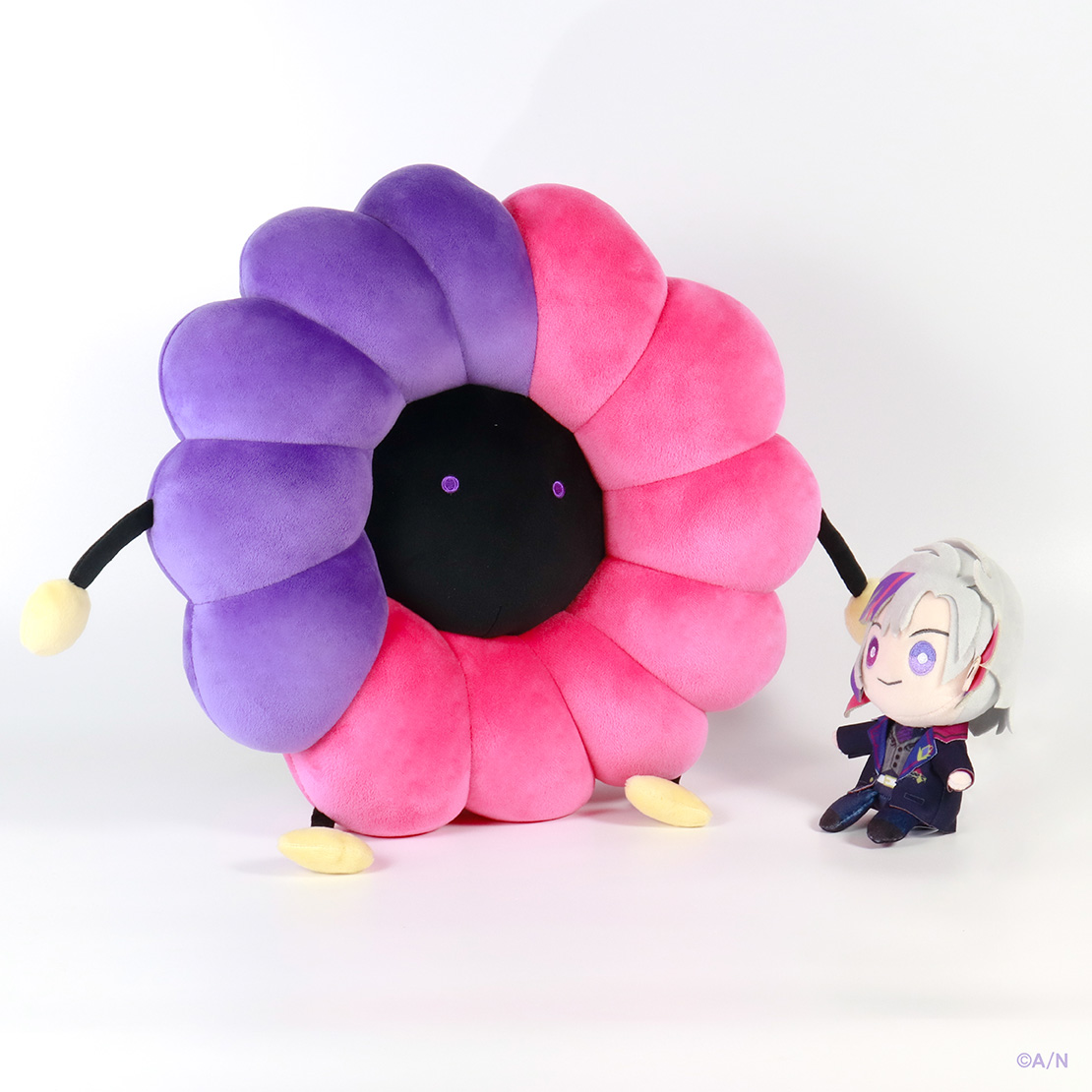 【Fuwa Minato Celebration Goods】フワッチクルーラー ぬいぐるみクッション